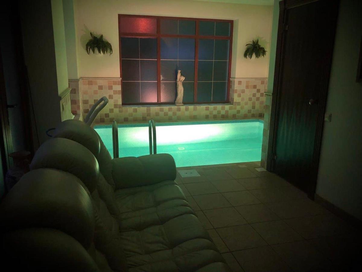 Guests House With Amazing Pool And Sauna Babite Luaran gambar
