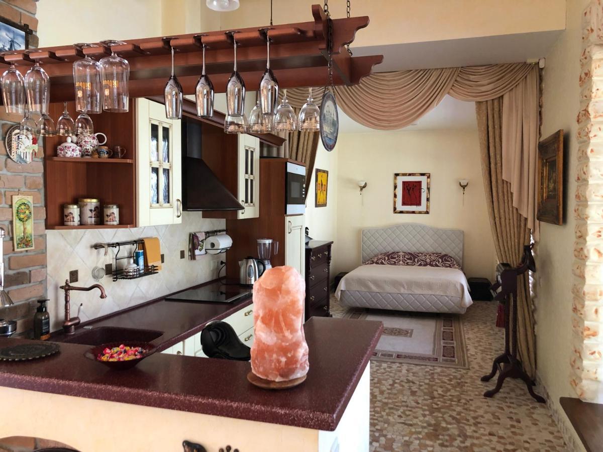 Guests House With Amazing Pool And Sauna Babite Luaran gambar