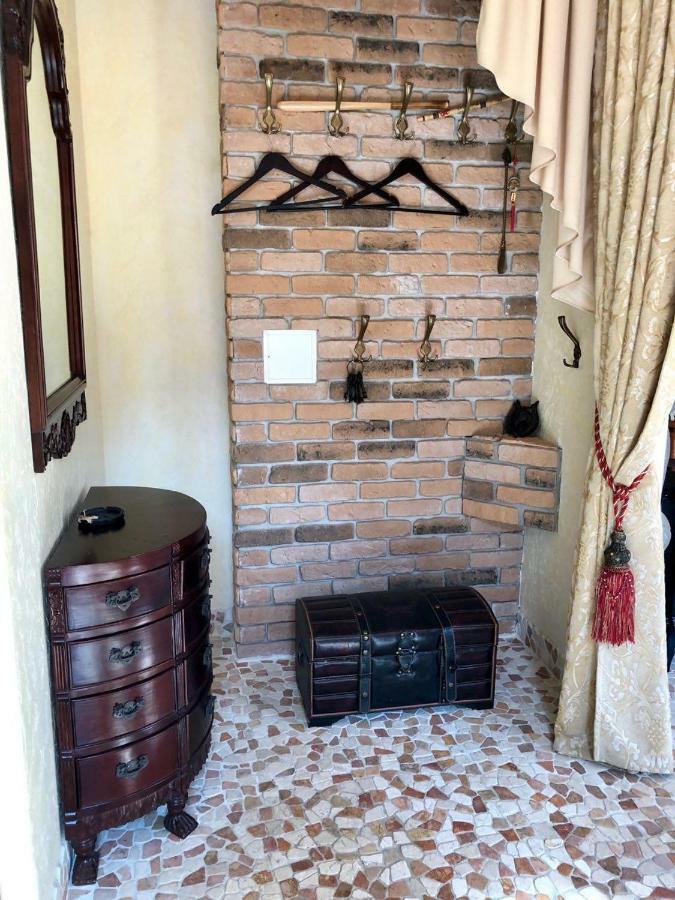 Guests House With Amazing Pool And Sauna Babite Luaran gambar