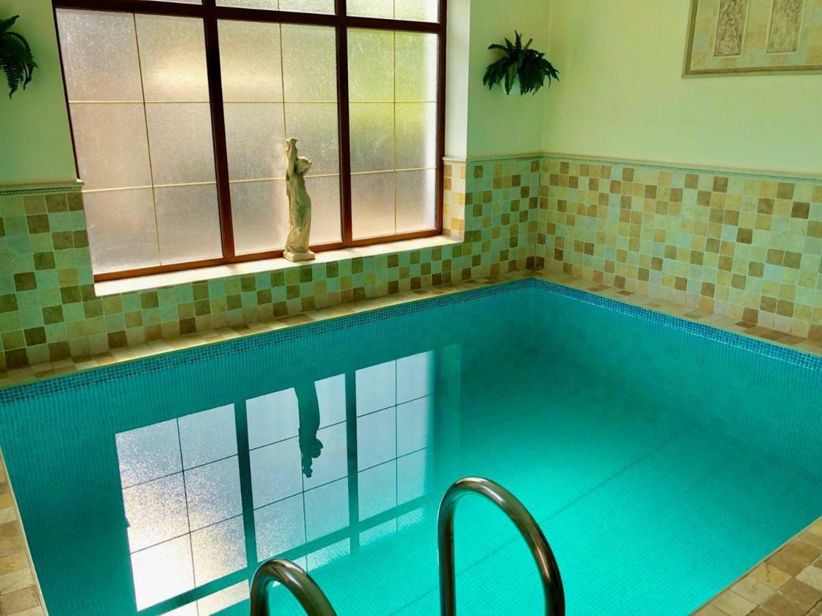 Guests House With Amazing Pool And Sauna Babite Luaran gambar